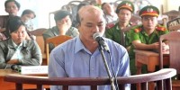 Tạt axit tình cũ rồi cưới vợ mới