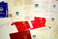 Mua bằng giả, xử lý hình sự hay hành chính?