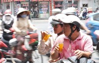 Mùa nóng, uống nước phải đúng cách