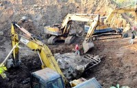Vụ “bắt giữ hòn đá 30 tấn”: Chủ rẫy có “khai thác khoáng sản”?