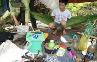 Bắt voọc chà vá sấy khô giữa khu bảo tồn