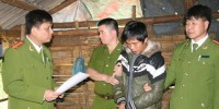 Ham điện thoại, bé gái bị anh họ cưỡng hiếp, sát hại