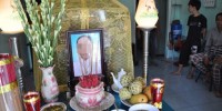 Nghịch tử giết mẹ giấu xác vào lu nước