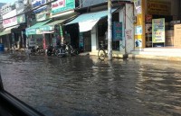 Trời nắng, triều kiệt đường vẫn ngập
