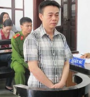 Quay phim CSGT để đòi 100 triệu đồng