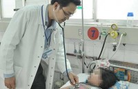 Sốt xuất huyết mà bác sĩ nói viêm họng!