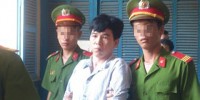 Phạm nhân đặc biệt đòi “móc mắt kêu oan”