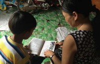 Sao cấm trẻ có HIV học chung?