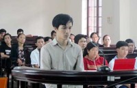 Tòa kiến nghị xem xét dấu hiệu đồng phạm