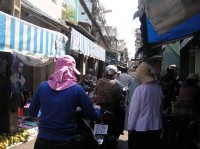 Dẹp chợ lề đường: Chẳng lẽ bó tay?