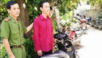 Cô giáo bị kẻ trốn nã lừa tình, chiếm liền 2 xe máy