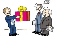 Quan chức nhận quà tặng có thể ở tù