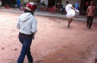Nhúng nước, giẫm đạp để chữa ung thư?