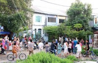 Hai ngày, phát hiện hai phụ nữ chết trong phòng khóa cửa