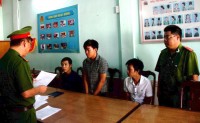 Khởi tố nhóm lừa đảo bằng chiêu nhắn tin trúng thưởng