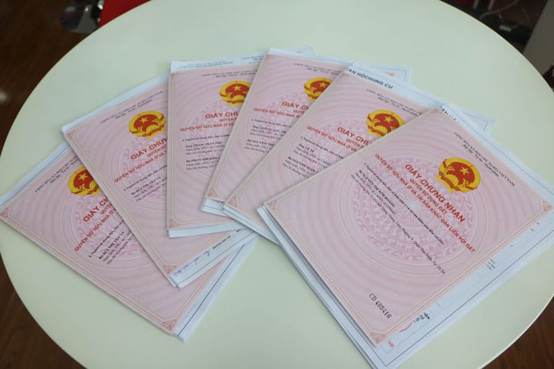 Năm 2025, theo luật đất đai mới: Sang tên sổ đỏ cho con nên cho tặng hay thừa kế để tránh rủi ro, ít tốn kém