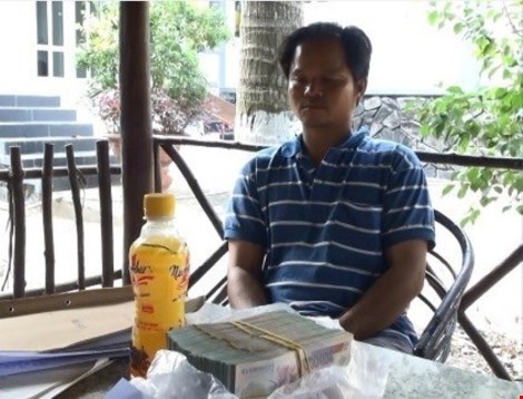 Tranh cãi pháp lý trước phiên xử vụ ‘Chai nước có ruồi giá 500 triệu’