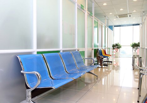 Bác sĩ chuyên khoa không được vắng mặt lâu tại phòng khám