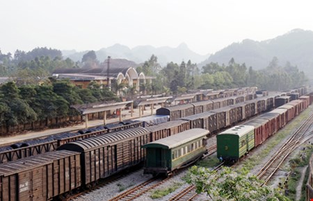Giám đốc Đường sắt bị cách chức: 'Mua xe mới, ai lại không muốn'