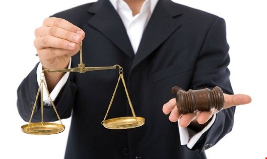 Luật sư có 'đối đầu' cơ quan tố tụng?