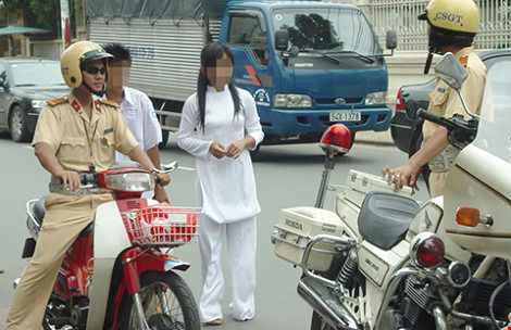 Học sinh vi phạm giao thông không bị thôi học