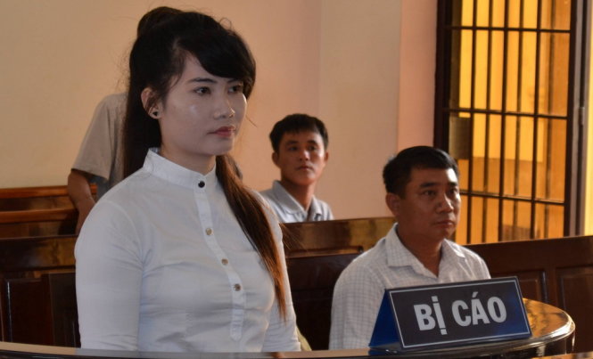 Nhiều đại gia sập bẫy nữ nhân viên ngân hàng xinh đẹp 