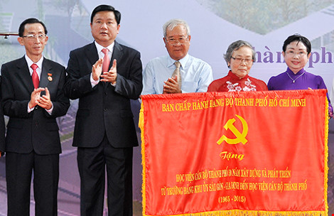 Bí thư Đinh La Thăng: ‘Không ai cần cán bộ chỉ thuộc bài’