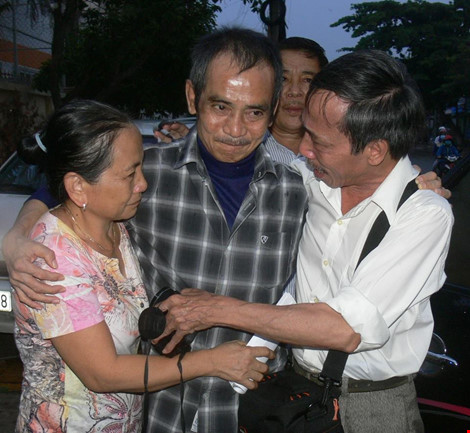 'Người tù thế kỷ' Huỳnh Văn Nén bị té xe máy, hôn mê