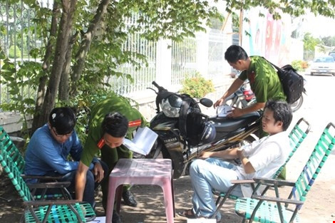 Đình chỉ điều tra vụ 2 phóng viên báo Giao Thông bị hành hung