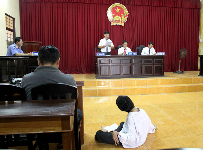 Vì đất vì tiền, đưa đứa em tật nguyền ra tòa...