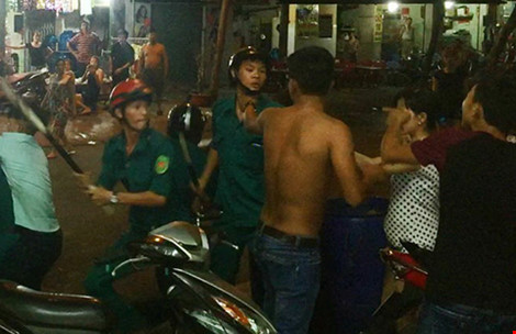 Dân quân ‘khủng bố’ người làm chứng