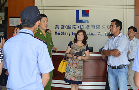Niêm phong xưởng nhuộm xả ô nhiễm nguồn nước uống