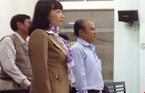 Một vụ kiện, ủy ban lẫn tòa đều ‘điên đầu’