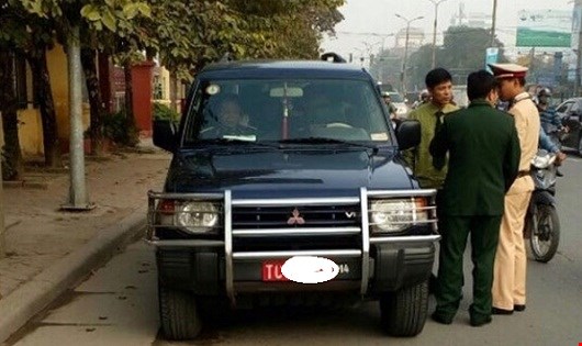 Loạn sếp, loạn xe