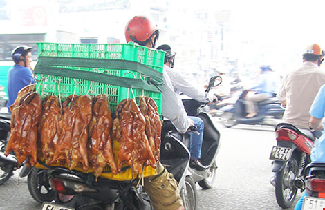 ‘Thấy họ làm, tôi chẳng dám ăn!’