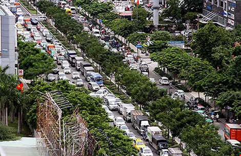 Tìm cách giải kẹt xe ở sân bay Tân Sơn Nhất