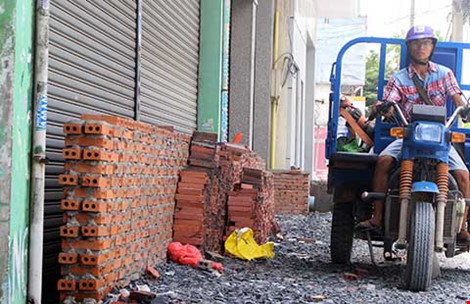Bơm chống ngập ở đường Kinh Dương Vương