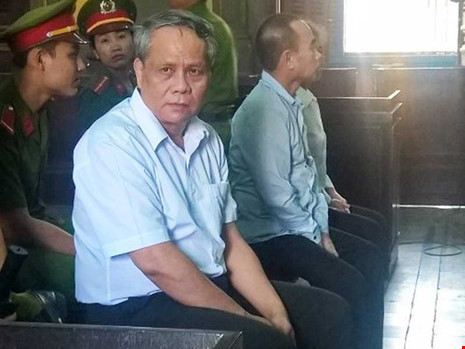 Không truy tố nhưng lại buộc bồi thường